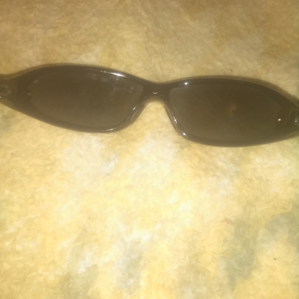 Sunglasses - Picture 3 of 4